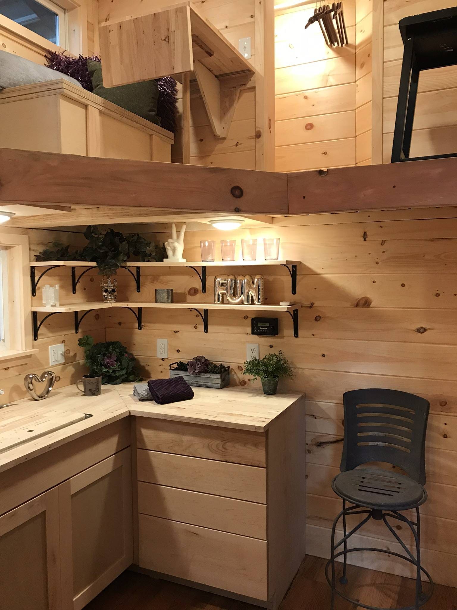 2-i - Incredible Tiny Homes