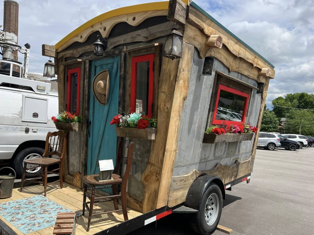 Gypsy Wagon 8